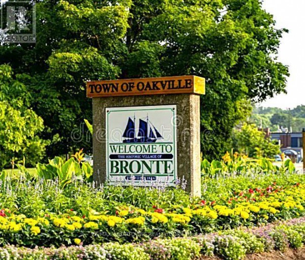 A0410 - 125 BRONTE ROAD, Oakville (BR Bronte), Ontario, L6L3C1