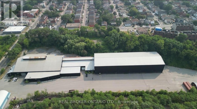 243 QUEEN STREET N, Hamilton (Strathcona), Ontario, L8R3N6