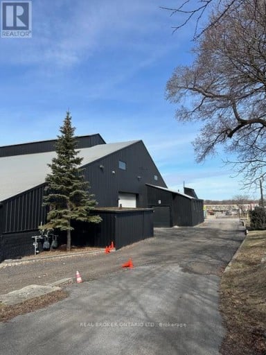 243 QUEEN STREET N, Hamilton (Strathcona), Ontario, L8R3N6