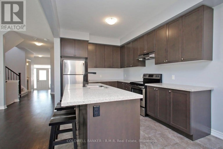 30 MOSES CRESCENT, Clarington (Bowmanville), Ontario, L1C0T7