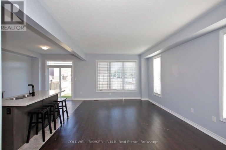 30 MOSES CRESCENT, Clarington (Bowmanville), Ontario, L1C0T7