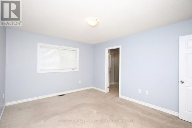 30 MOSES CRESCENT Clarington (Bowmanville) Ontario photo 14