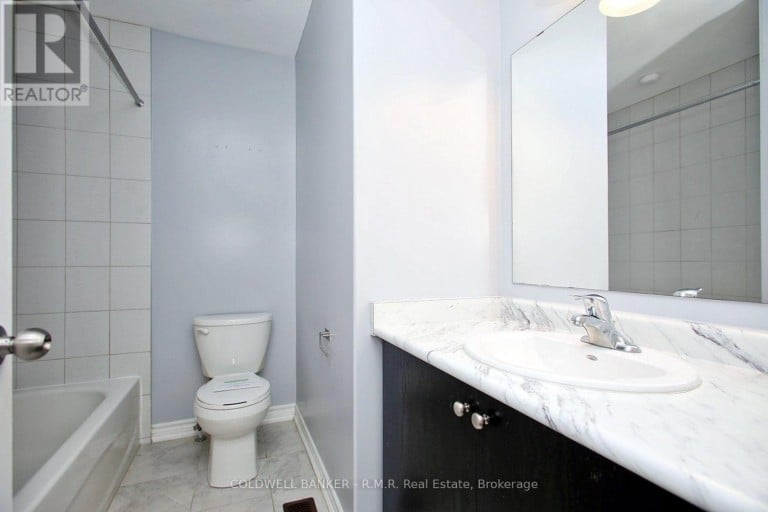 30 MOSES CRESCENT, Clarington (Bowmanville), Ontario, L1C0T7