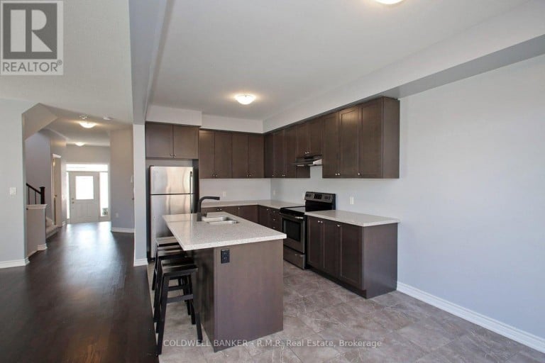 30 MOSES CRESCENT, Clarington (Bowmanville), Ontario, L1C0T7