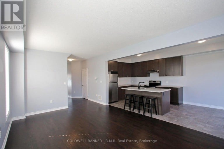 30 MOSES CRESCENT, Clarington (Bowmanville), Ontario, L1C0T7