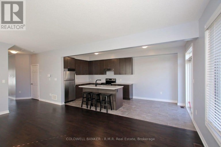 30 MOSES CRESCENT, Clarington (Bowmanville), Ontario, L1C0T7