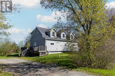 986 BLACK ROAD Prince Edward County (Sophiasburg Ward) Ontario photo 2