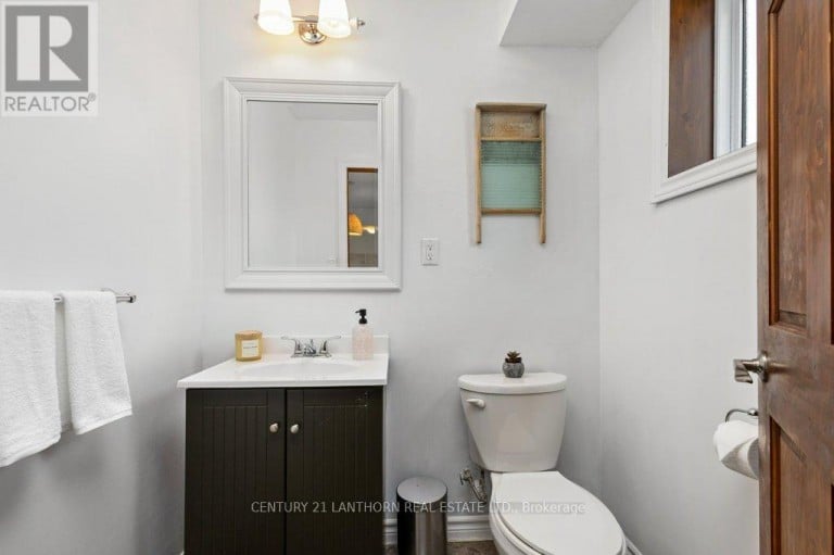 986 BLACK ROAD, Prince Edward County (Sophiasburg Ward), Ontario, K0K1W0