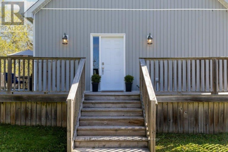 986 BLACK ROAD, Prince Edward County (Sophiasburg Ward), Ontario, K0K1W0