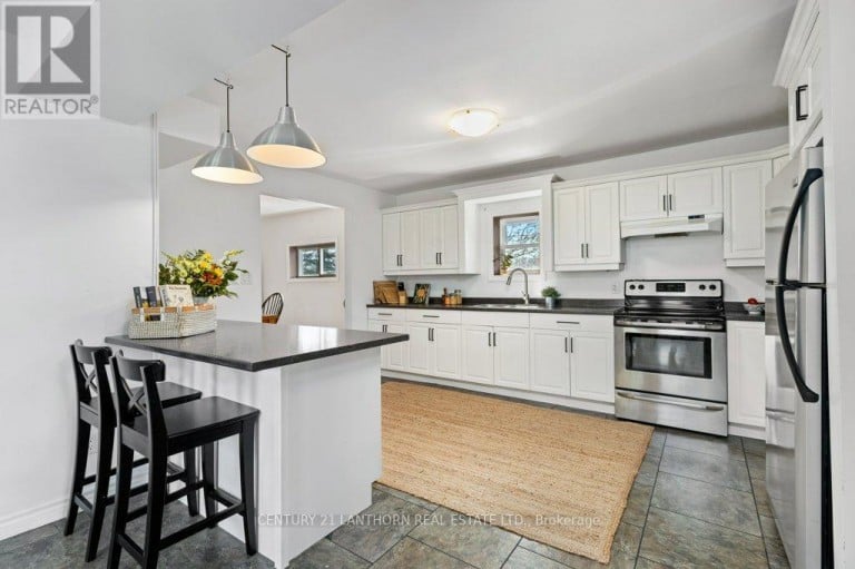 986 BLACK ROAD, Prince Edward County (Sophiasburg Ward), Ontario, K0K1W0
