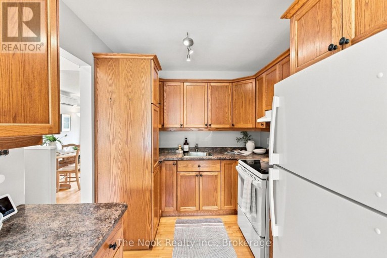 27 THE BRIDLE PATH, Clarington (Bowmanville), Ontario, L1C3W1