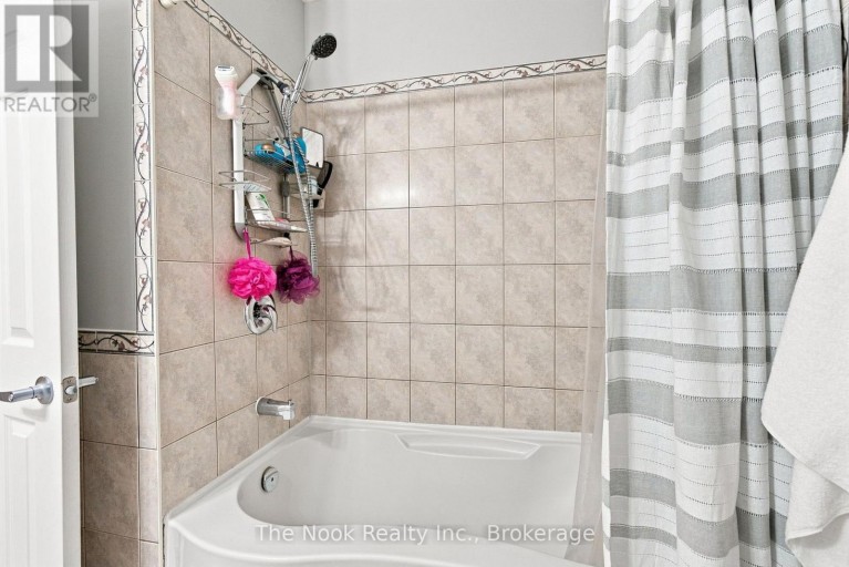27 THE BRIDLE PATH, Clarington (Bowmanville), Ontario, L1C3W1