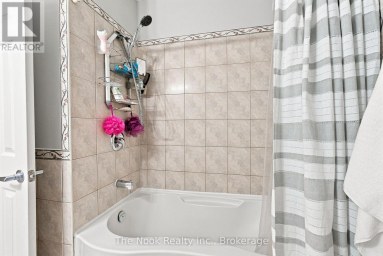 27 THE BRIDLE PATH Clarington (Bowmanville) Ontario photo 42