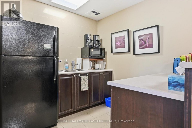PH16 - 869 CLONSILLA AVENUE, Peterborough (Otonabee Ward 1), Ontario, K9J0B7