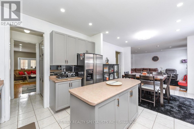 41 MADRONNA GARDENS, Brampton (Fletcher's Meadow), Ontario, L7A2V9
