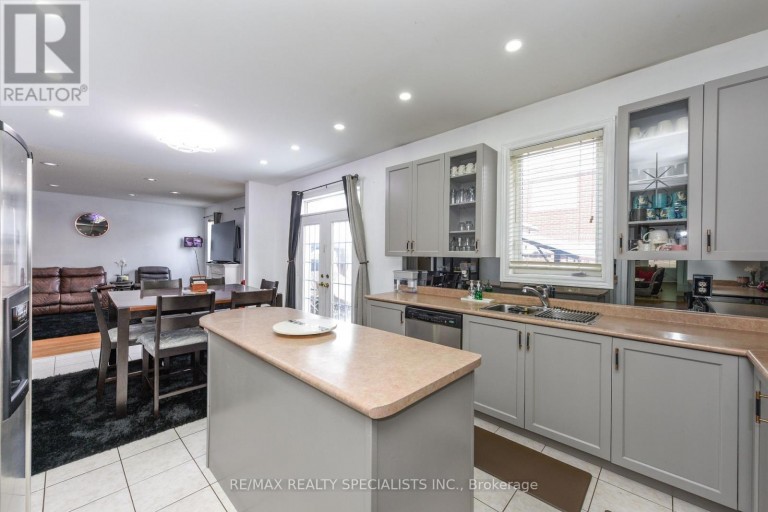 41 MADRONNA GARDENS, Brampton (Fletcher's Meadow), Ontario, L7A2V9