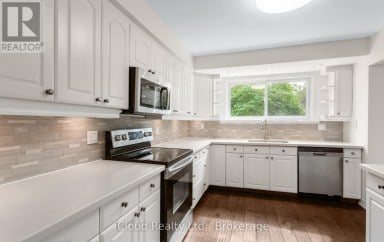 588 WALKERS LINE Burlington (Roseland) Ontario photo 17