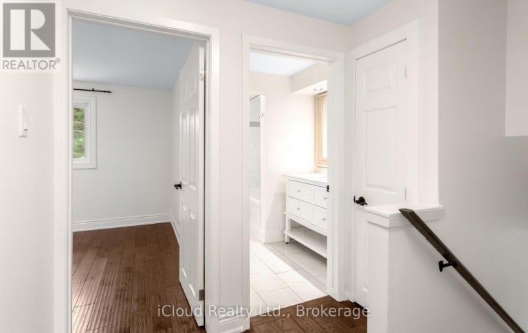 588 WALKERS LINE, Burlington (Roseland), Ontario, L7N2E5