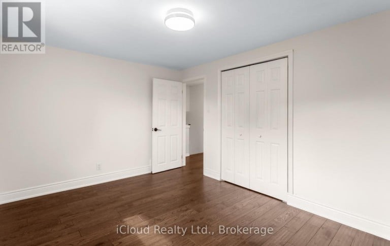 588 WALKERS LINE, Burlington (Roseland), Ontario, L7N2E5