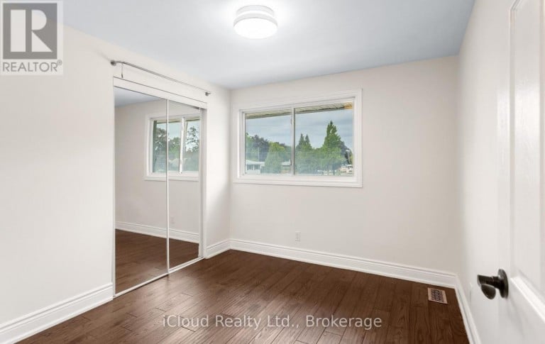588 WALKERS LINE, Burlington (Roseland), Ontario, L7N2E5
