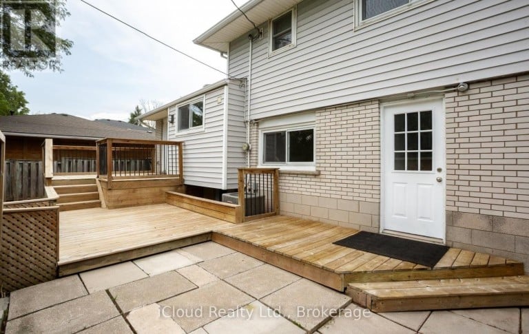 588 WALKERS LINE, Burlington (Roseland), Ontario, L7N2E5