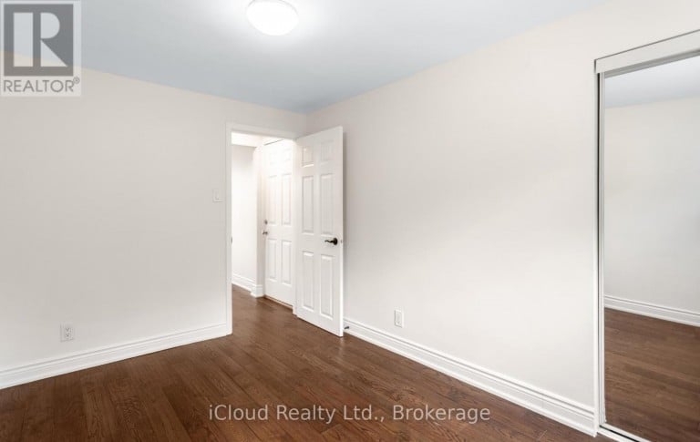 588 WALKERS LINE, Burlington (Roseland), Ontario, L7N2E5