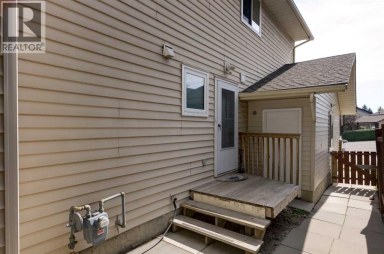 31 Deer Place SE Calgary Alberta photo 19