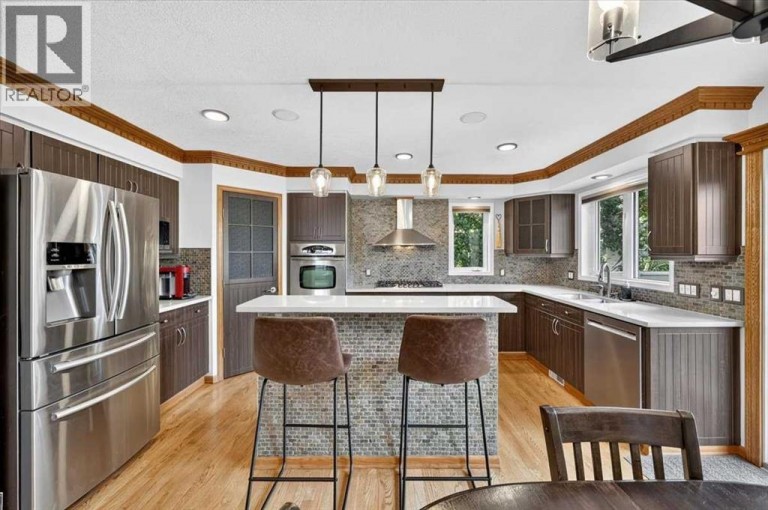 16 Rocky Ridge Landing NW, Calgary, Alberta, T3G4E3