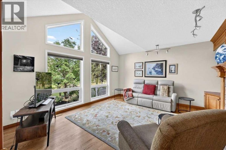 16 Rocky Ridge Landing NW, Calgary, Alberta, T3G4E3