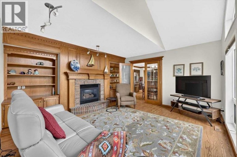 16 Rocky Ridge Landing NW, Calgary, Alberta, T3G4E3