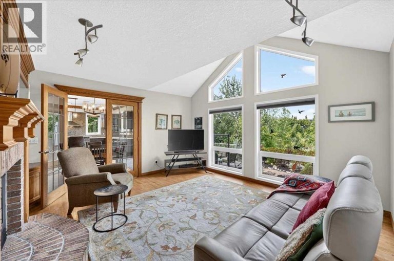 16 Rocky Ridge Landing NW, Calgary, Alberta, T3G4E3