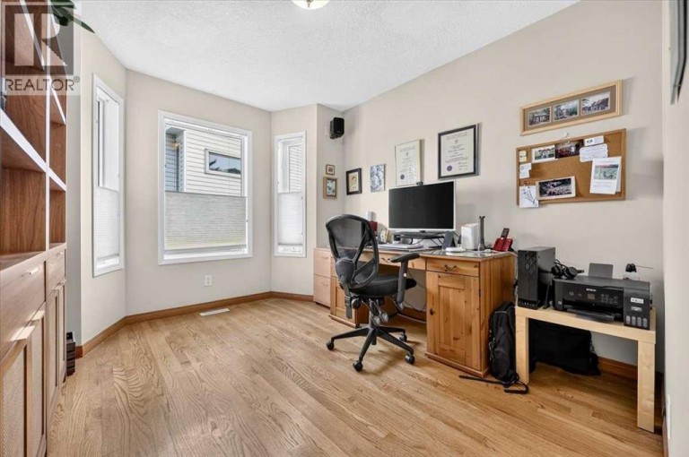16 Rocky Ridge Landing NW, Calgary, Alberta, T3G4E3