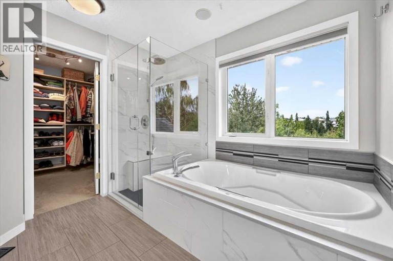 16 Rocky Ridge Landing NW, Calgary, Alberta, T3G4E3