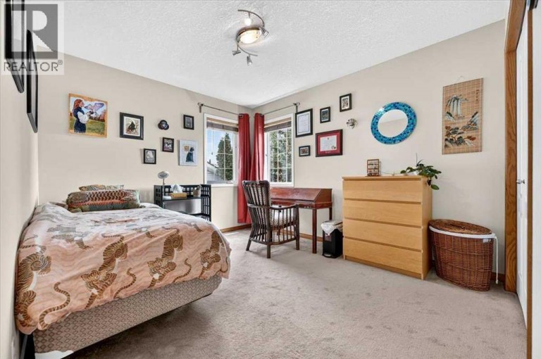 16 Rocky Ridge Landing NW, Calgary, Alberta, T3G4E3