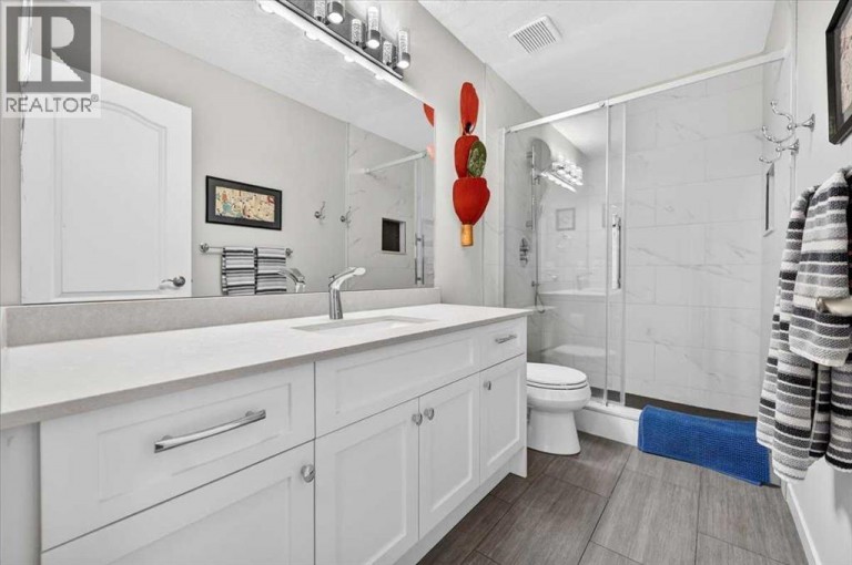 16 Rocky Ridge Landing NW, Calgary, Alberta, T3G4E3