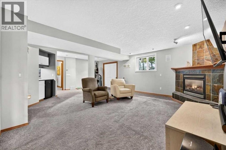 16 Rocky Ridge Landing NW, Calgary, Alberta, T3G4E3