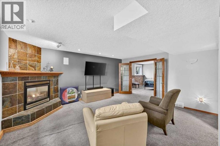 16 Rocky Ridge Landing NW, Calgary, Alberta, T3G4E3