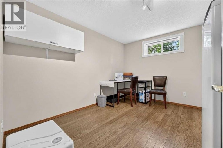 16 Rocky Ridge Landing NW, Calgary, Alberta, T3G4E3