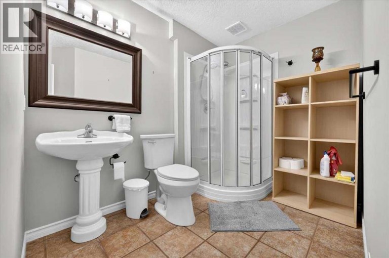 16 Rocky Ridge Landing NW, Calgary, Alberta, T3G4E3