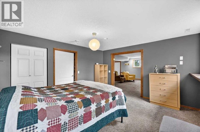 16 Rocky Ridge Landing NW, Calgary, Alberta, T3G4E3