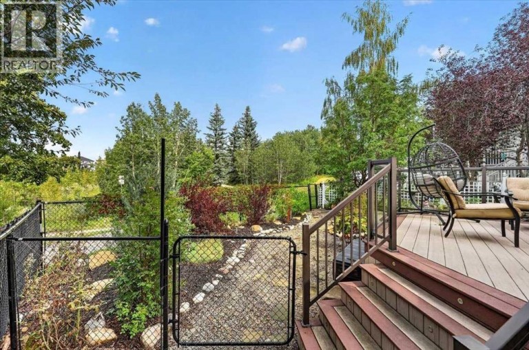 16 Rocky Ridge Landing NW, Calgary, Alberta, T3G4E3