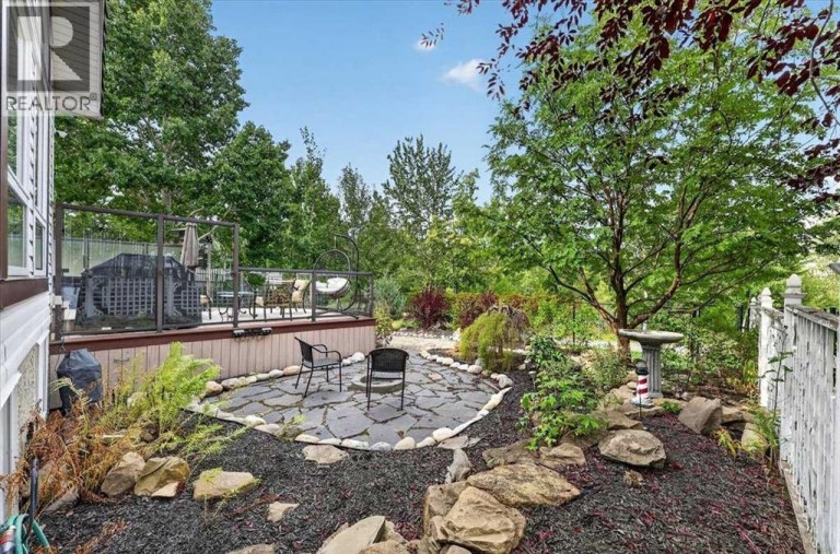 16 Rocky Ridge Landing NW, Calgary, Alberta, T3G4E3