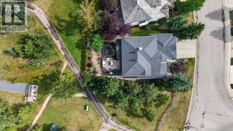 16 Rocky Ridge Landing NW, Calgary, Alberta, T3G4E3