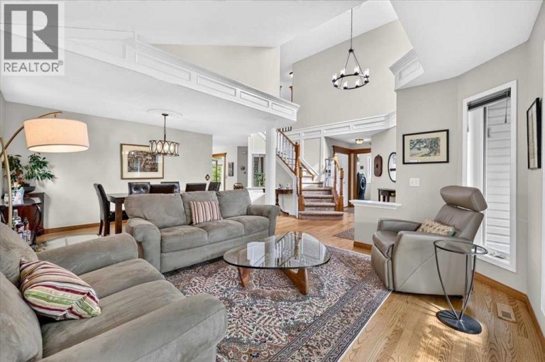 16 Rocky Ridge Landing NW, Calgary, Alberta, T3G4E3