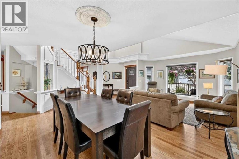 16 Rocky Ridge Landing NW, Calgary, Alberta, T3G4E3