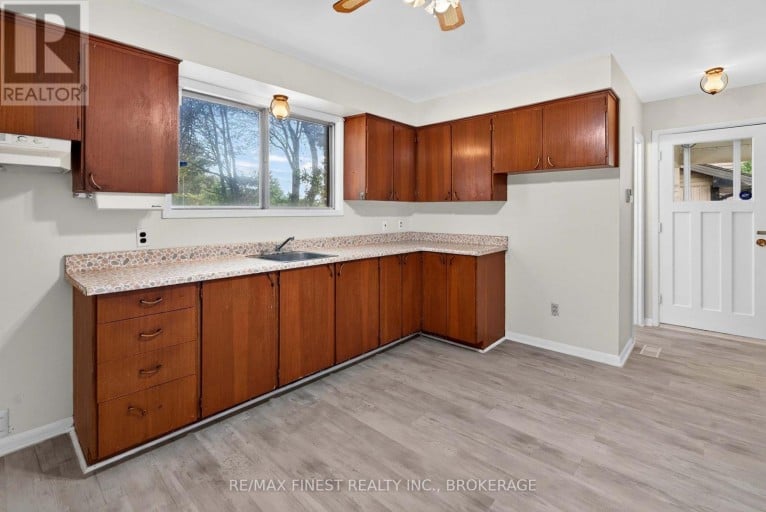 92 CLIFF CRESCENT, Kingston (Central City West), Ontario, K7M1A8