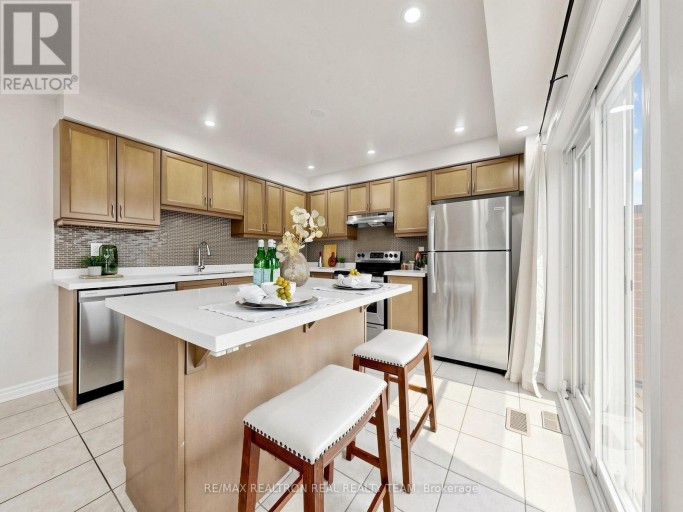2708 BURKHOLDER DRIVE, Pickering, Ontario, L1X0G2