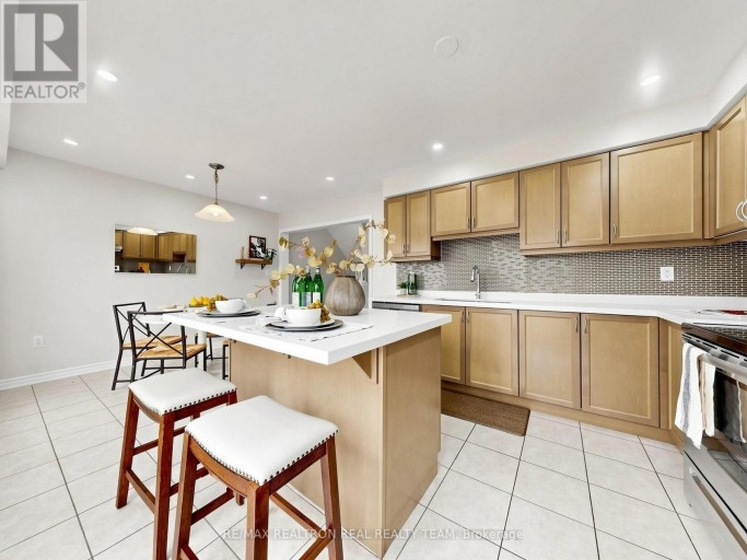 2708 BURKHOLDER DRIVE, Pickering, Ontario, L1X0G2