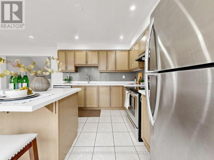 2708 BURKHOLDER DRIVE, Pickering, Ontario, L1X0G2