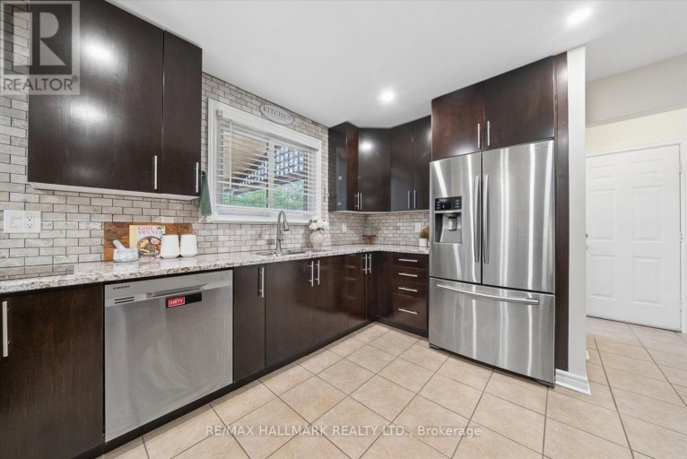 166 JAMES STREET, Bradford West Gwillimbury (Bradford), Ontario, L3Z1J7